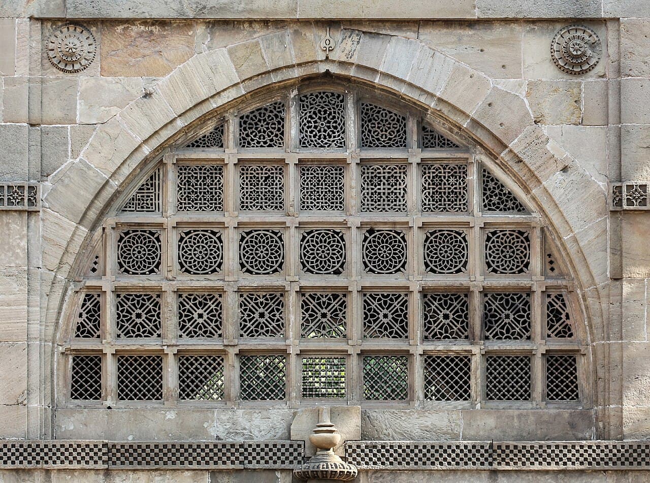 Un écran de pierre de la mosquée Sidi Saiyyed, à Ahmedabad