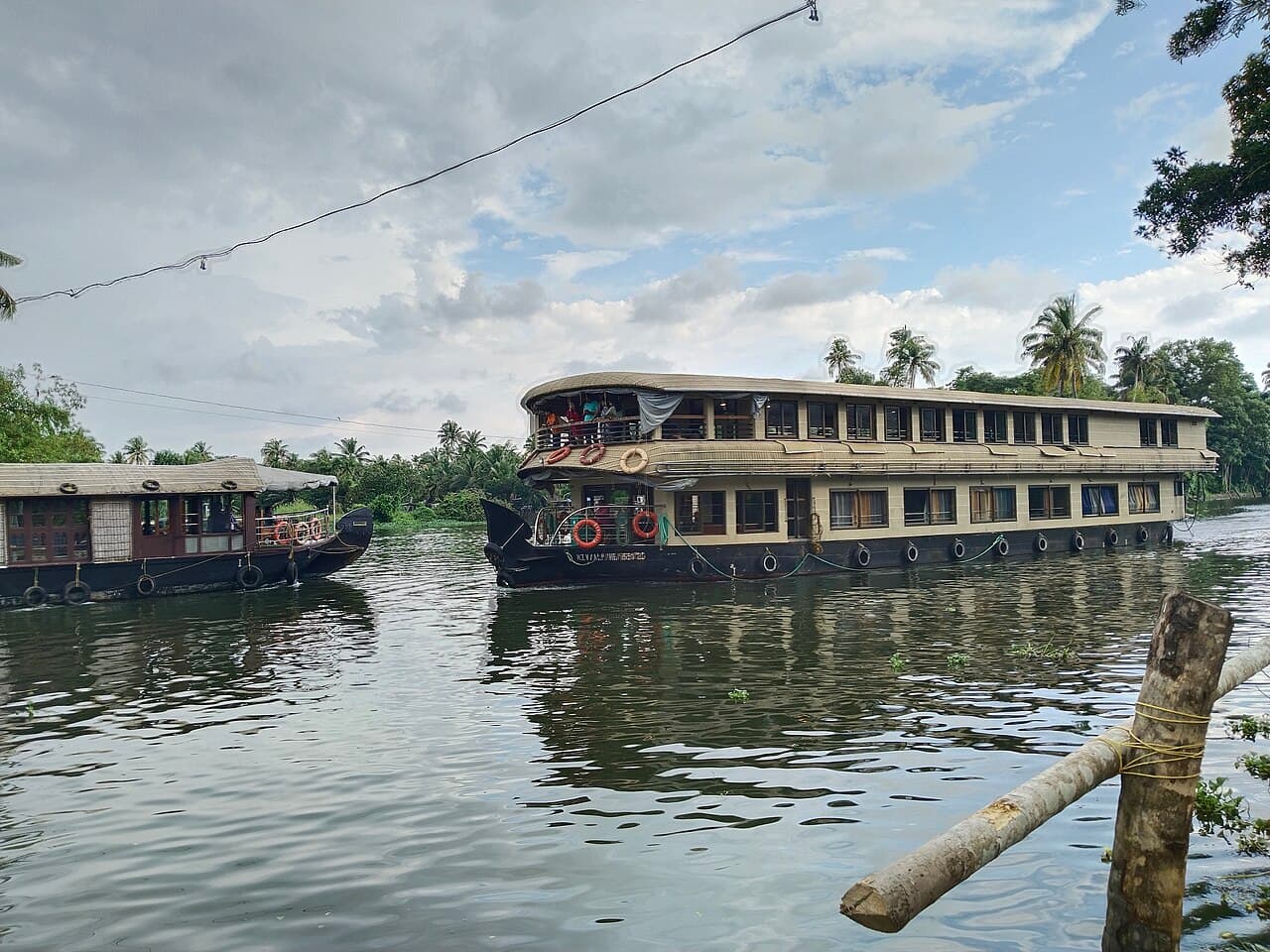 Un bateau sur les backwaters de Punnamada, près d’Alleppey