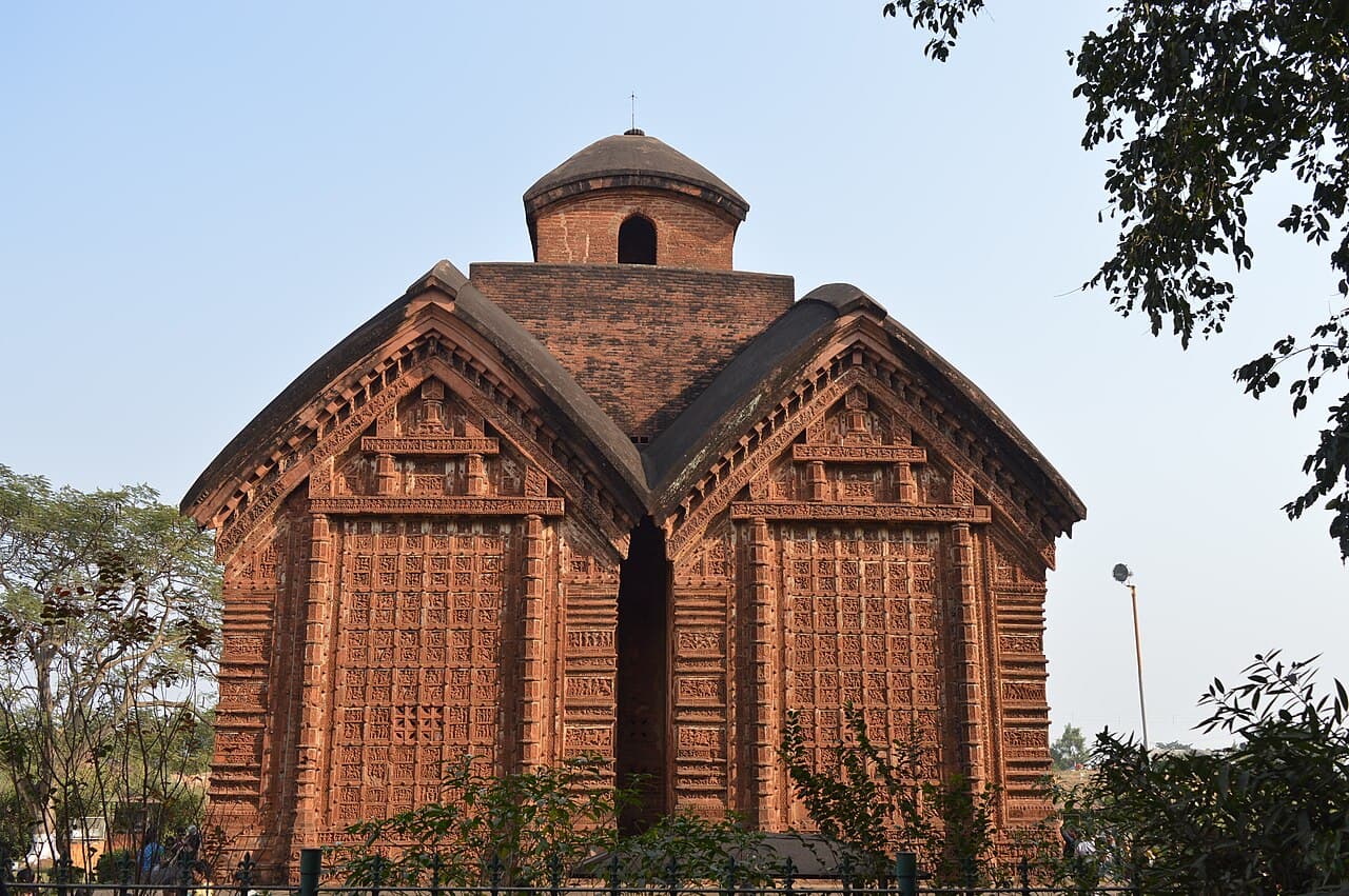 Le temple de terre cuite Jor Bangla, à Bishnupur